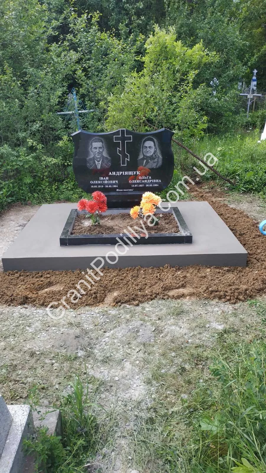 Подвійний пам'ятник з граніту - Кам'янець-Подільський | GranitPodillya